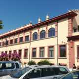 ...sfere, spaziature orizzontali, balconcini e lesene: tutti orpelli ascrivibili alla scuola del �barocchetto romano� 
